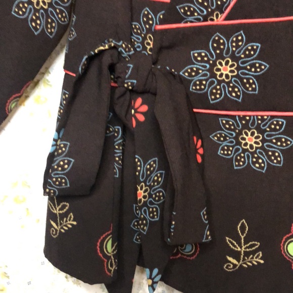 SILKLAND dark brown multi colored floral print w’top w/large sleeves. Size S. - Picture 7 of 8